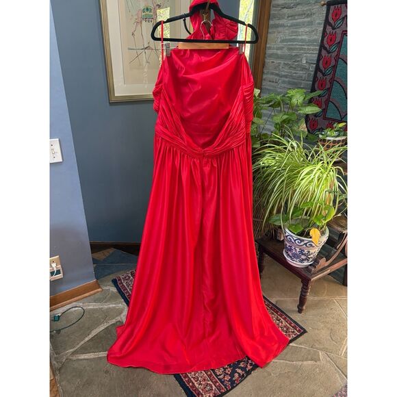 Mac Duggal Women's Rosette Halter Chiffon Evening Gown Size 24 - Picture 9 of 16